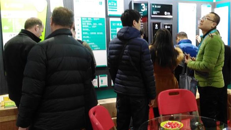 除了以上提到的费用外，小型广告公司的收费标准还可能包括以下项目：